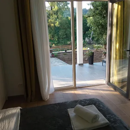Kuca Za Odmor Luka Hébergement de vacances *