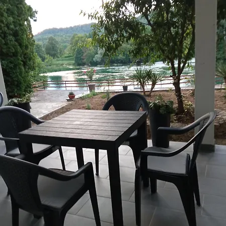 Kuca Za Odmor Luka Hébergement de vacances